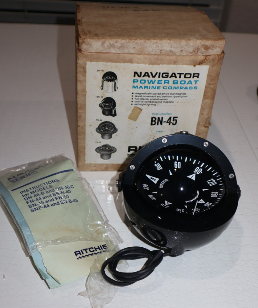 Ritchie Navigator Power Boat Marine Compass, model BN-45 ~ NEVER USED~