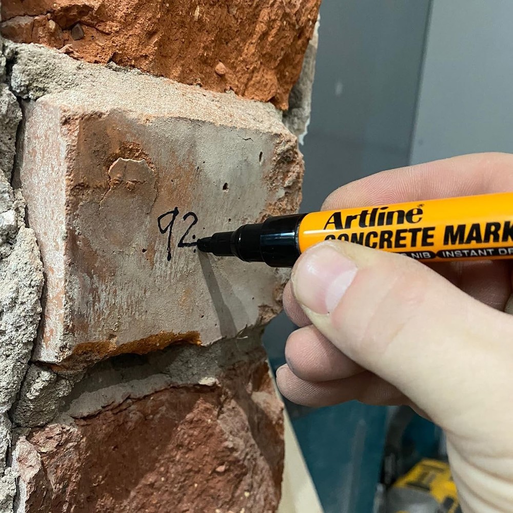Professional concrete permanent marker, featuring a durable 1.5mm conical tip