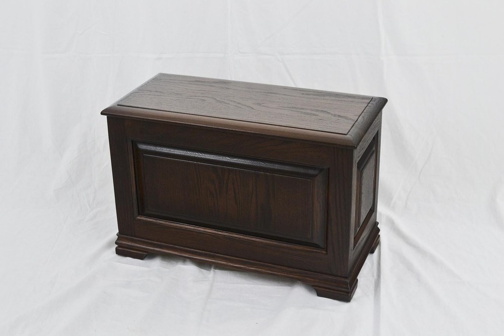 Slipper chest. NEW! Oak. 23". CQ-2-75