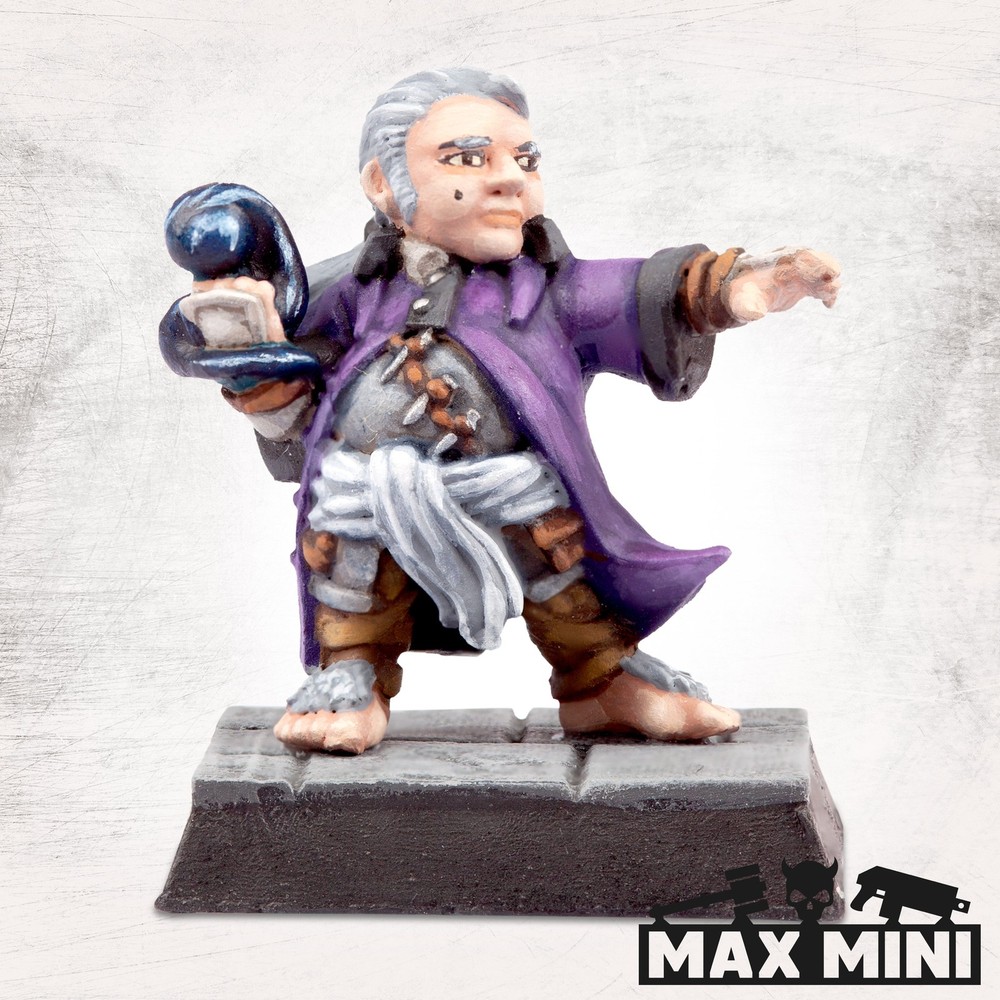 MaxMini BNIB Traditional Halfling Adventurers
