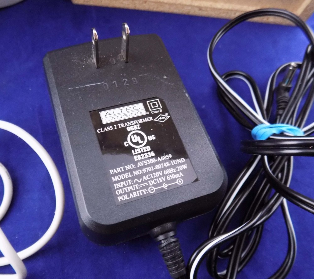 Altec Lansing AVS300 Computer 2.1 Powered Speaker System And Subwoofer Complete