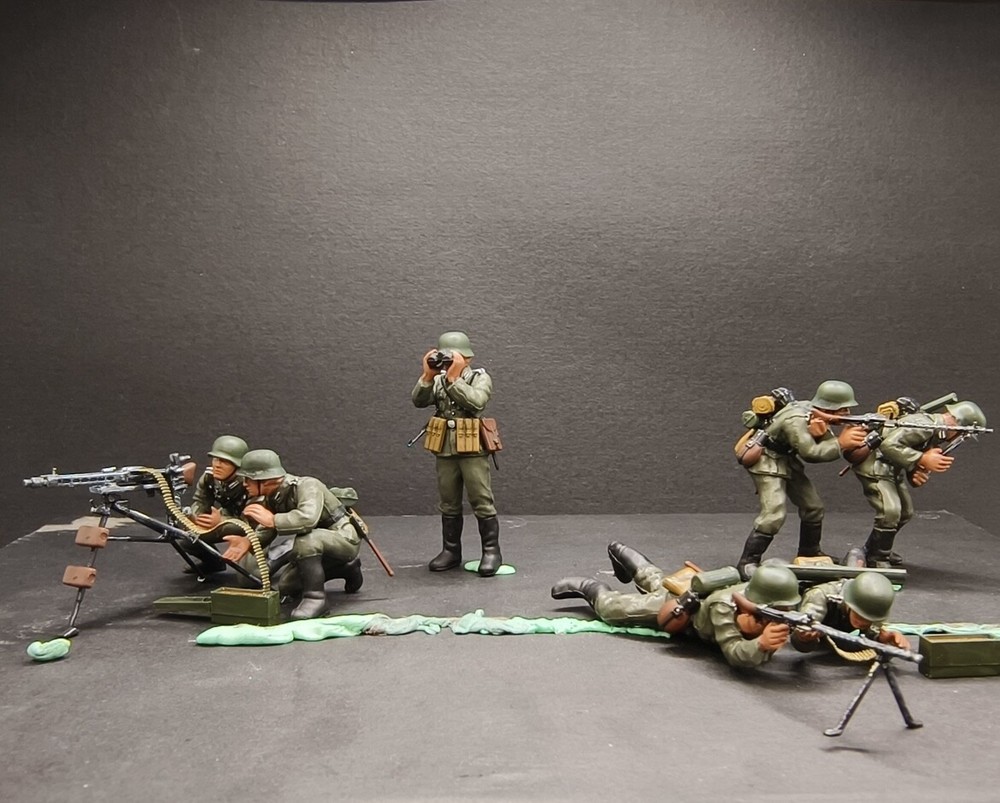 1/35 German Heavy Machine Gun Unit 7 Soldiers Painted Model