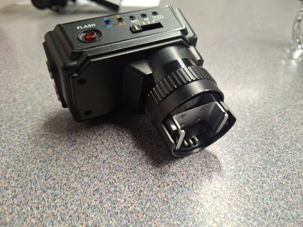 Nikon AS-8 Flash Adapter for SB-16 S. Excellent