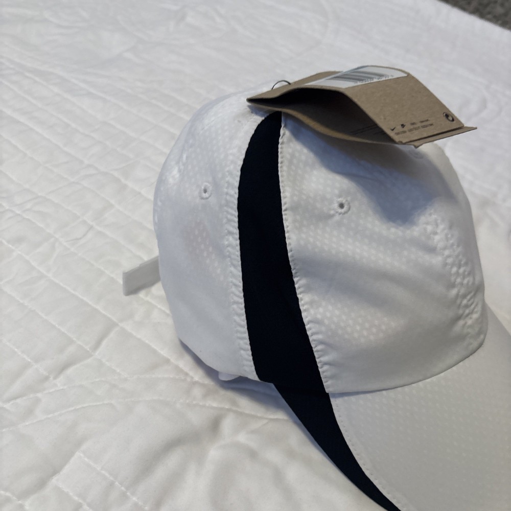 NIKE Dri-Fit Sphere Adjustable Performance Golf Hat White & Black FD9709-101 M/L