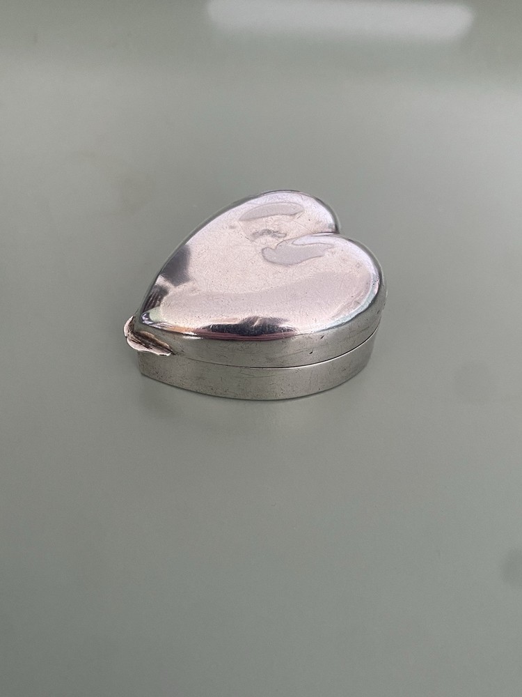 Heart Shape Solid Silver Pill /Trinket Box 1901 Birmingham Levi & Salaman