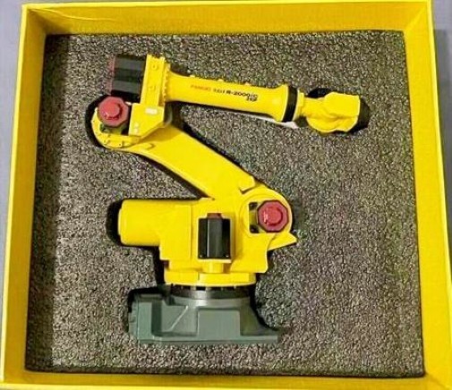 FANUC R-2000 Plastic Model