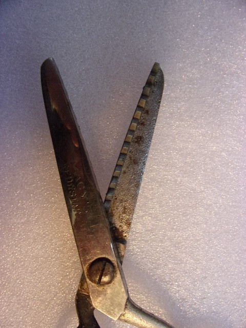 vintage Macy's red star scissors