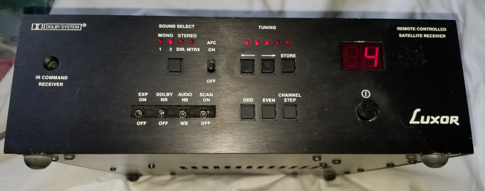Luxor Satellite Controlled Receiver 9550 Untested but Powers On