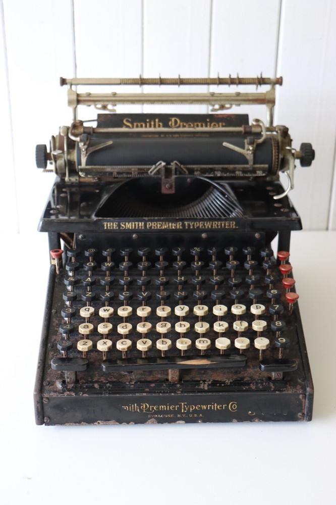 Antique - The Smith Premier Typewriter - Complete / Working / Original Condition