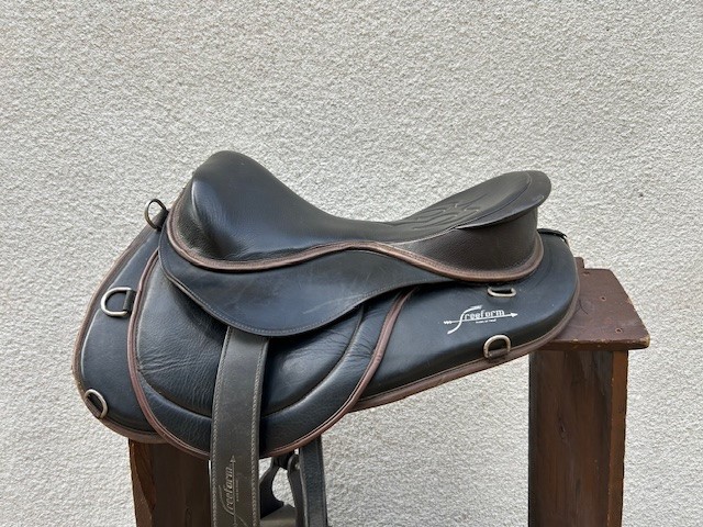 Freeform Italia Endurance Treeless Saddle