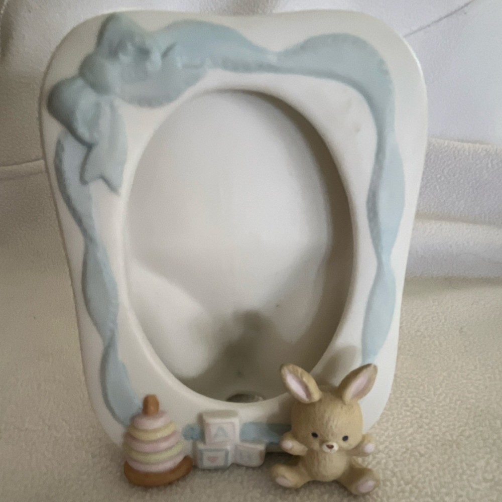 Enesco Ceramic Oval Photo Frame with Rabbit, Blue & Beige, Free Standing