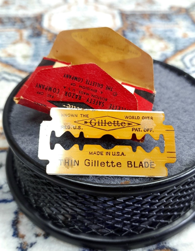 Vintage Thin Gillette Blades Single