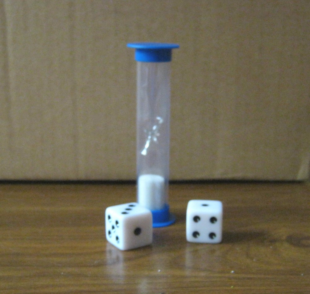 30 second Board / RPG Game Timer (Hourglass with Sand) with 2x Dice (16mm, pips)