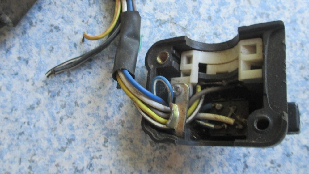 Honda GL1000 Goldwing Left?? Handle Bar Control Switch horn lights??