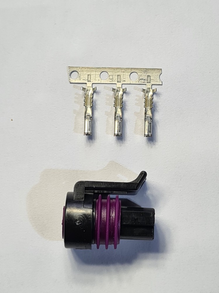 FPT 8033232 3 Way Superseal Type Electrical Connector Plug Socket Fiat Iveco etc