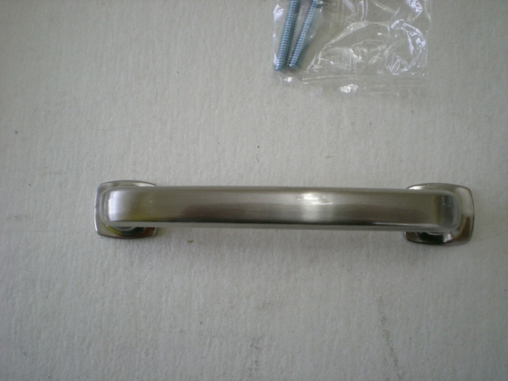 Richelieu 3-3/4" Brushed Nickel Transitional Drawer Pull (10 Pack)