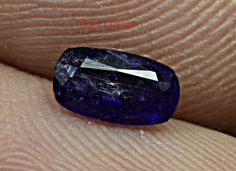 0.30 CARAT FLUORESCENT PHOSPHORESCENT SHARP TENEBRESCENT FACETED HACKMANITE