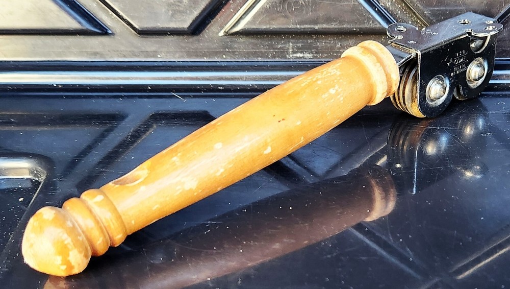 Vintage Ekco Pull Through Chrome Plated w/ Wood Handle Knife Sharpener (EUC)