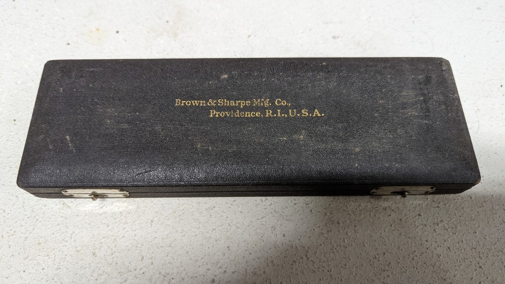 VINTAGE BROWN & SHARPE CALIPER 570 WITH CASE
