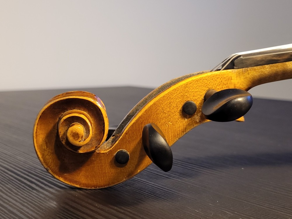 Old vintage violin 4/4