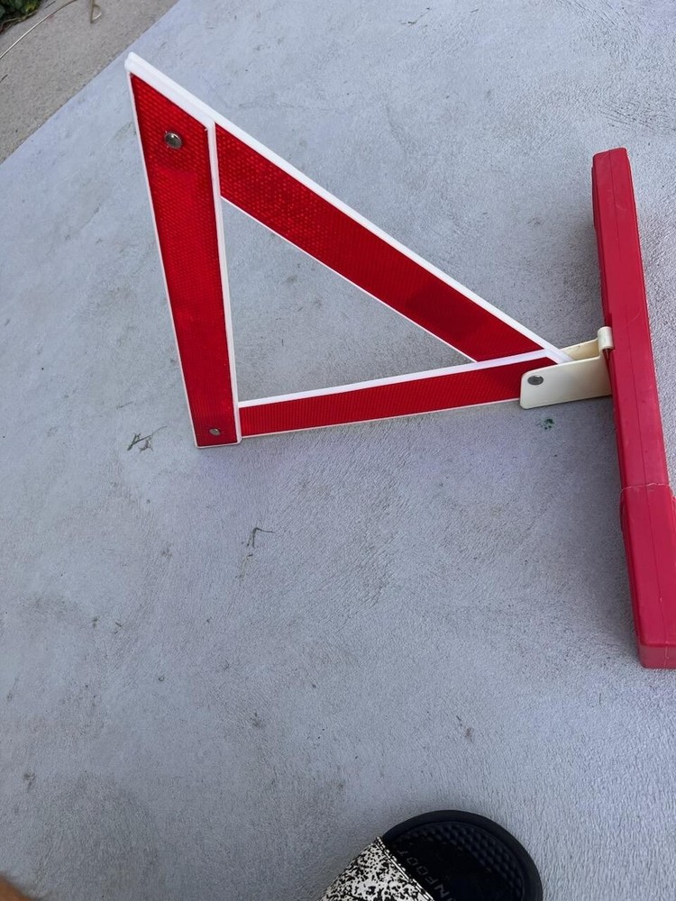 Reflecting Warning Triangle with Case