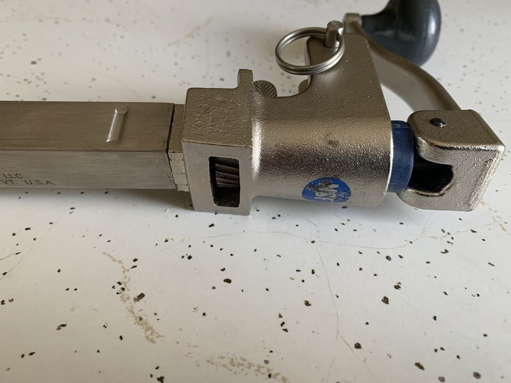 Edlund G2 NSF Medium Duty Manual Can Opener