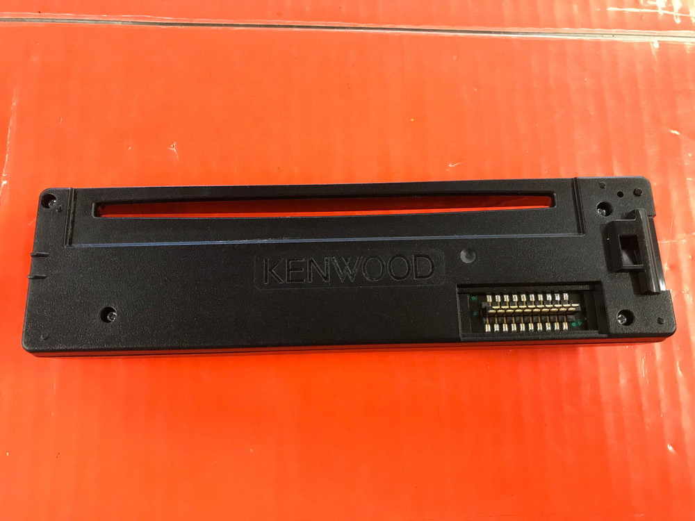 Kenwood KDC 352U Faceplate
