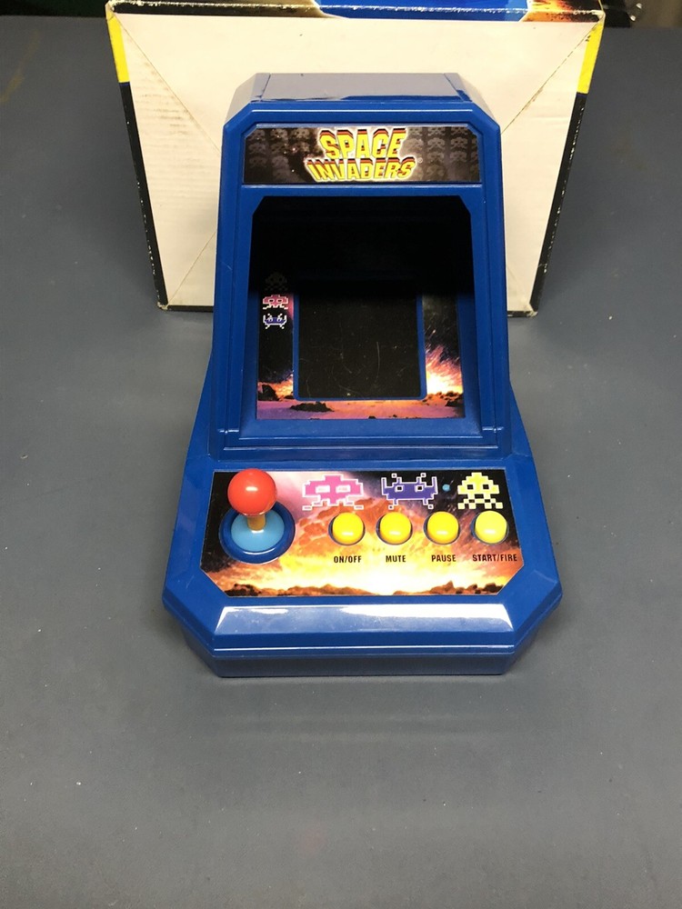 2005 Space Invaders Arcade Hit Classic Game by Excalibur Rare! UNTESTED!!