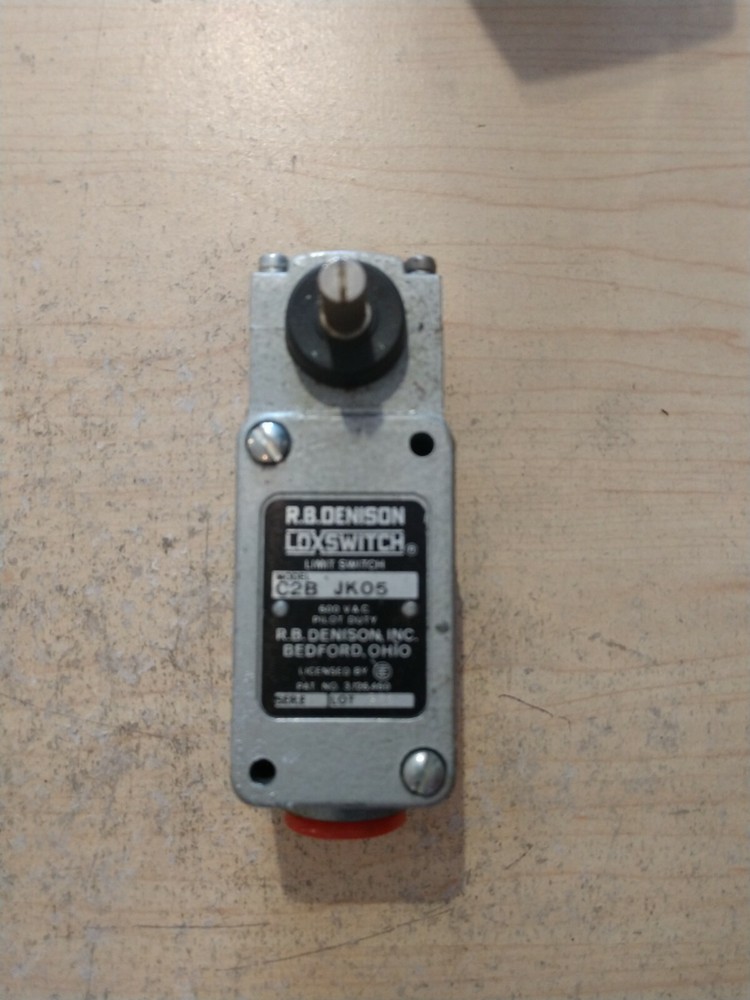 NEW RB DENISON C2B JK05 LEVER TYPE LIMIT SWITCH
