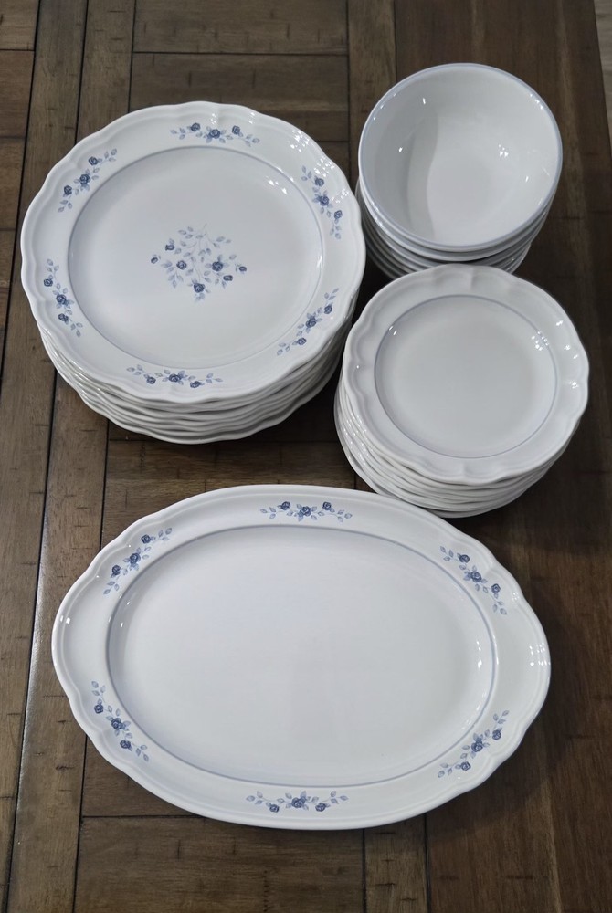 Vintage Pfaltzgraff Ceramic 8 Dinner Set Blue Floral Pattern USA