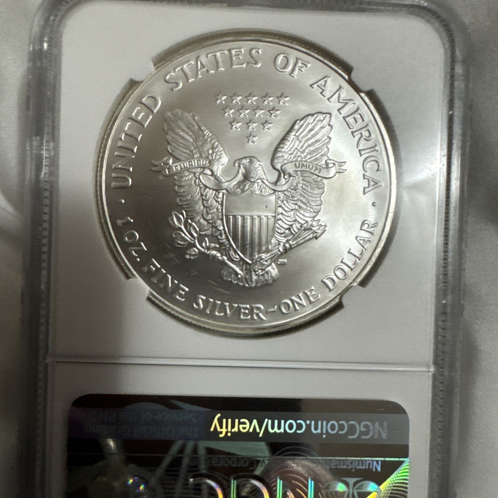uncirculated mint Of 2007 Eagle $1 Coin
