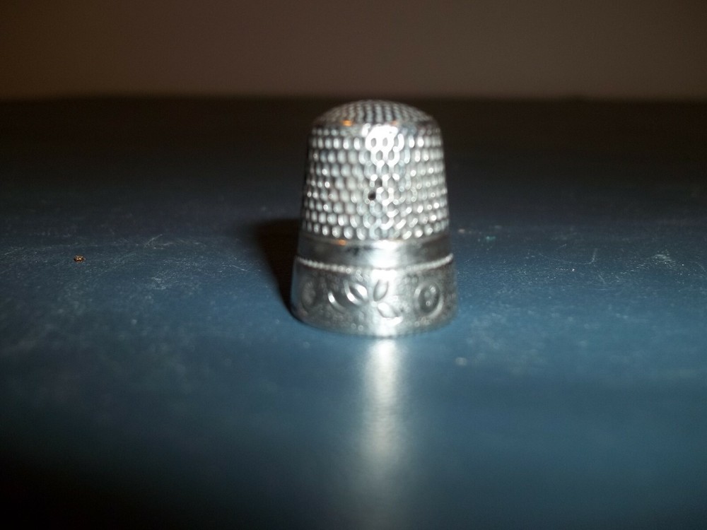 Vintage Flower Patterned Size 10 Sterling Thimble Solid Heavy Clean