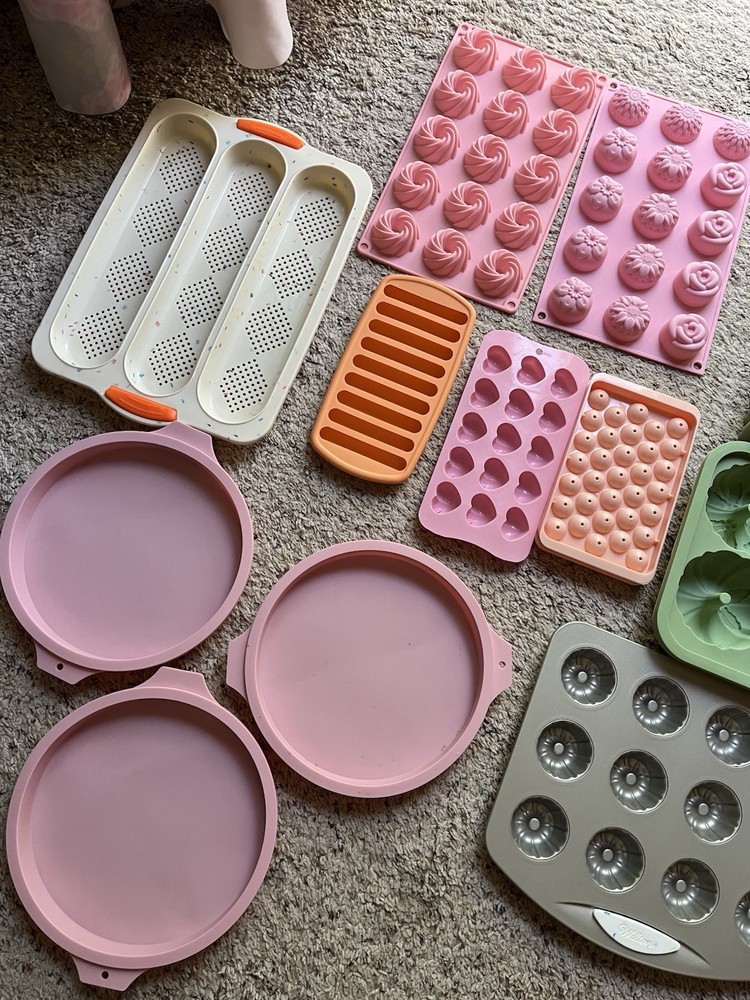 13-Piece Silicone & Metal Bakeware Set