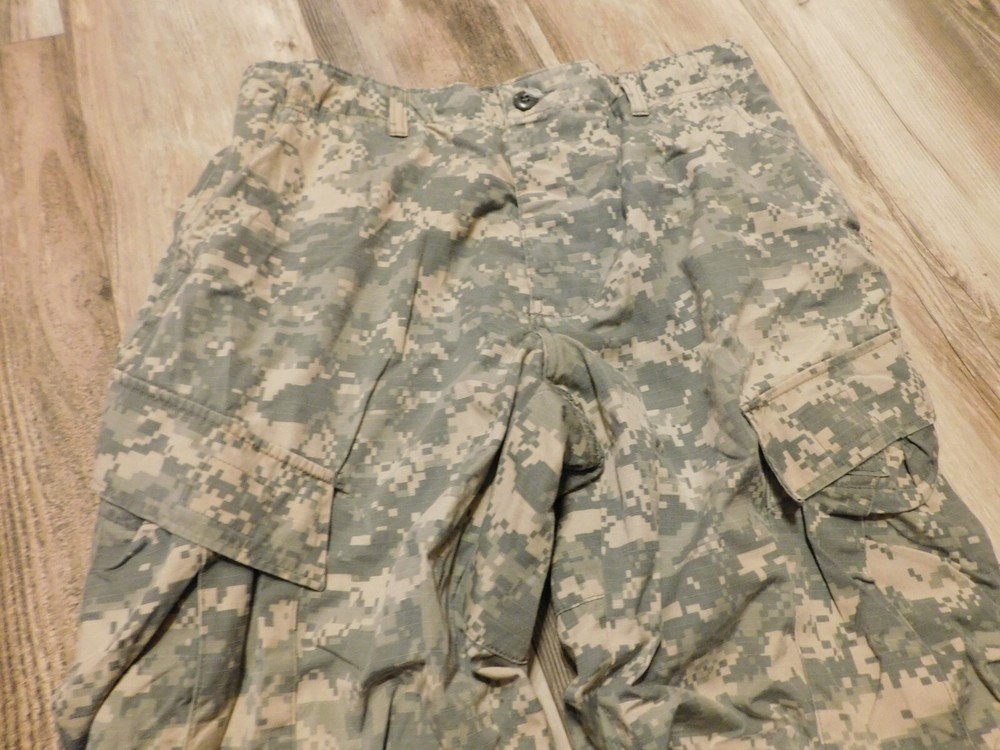 US ARMY ACU PANTS SIZE MEDIUM - SHORT