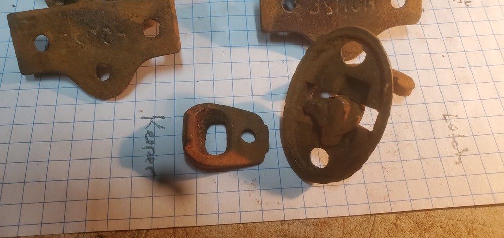 CAST IRON VICTORIAN LIFT OFF SHUTTER HINGES with LATCH