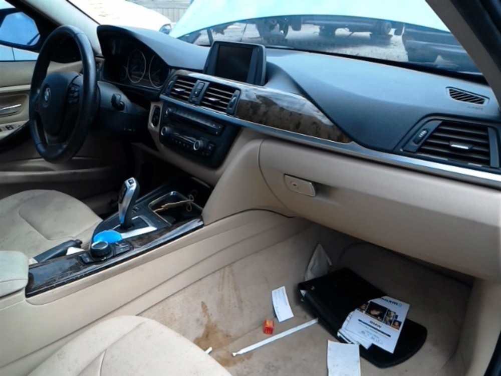 320I 2013 Fuse Box Cabin 104909221