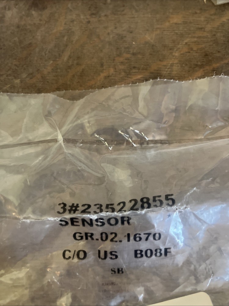 NOS Freightliner Coolant Level Sensor 23522855