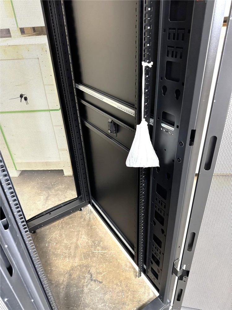 AR3100 ENCLOSURE 42U SERVER RACK DATA CABINET PULSE DELL VERTIV APC RACKS