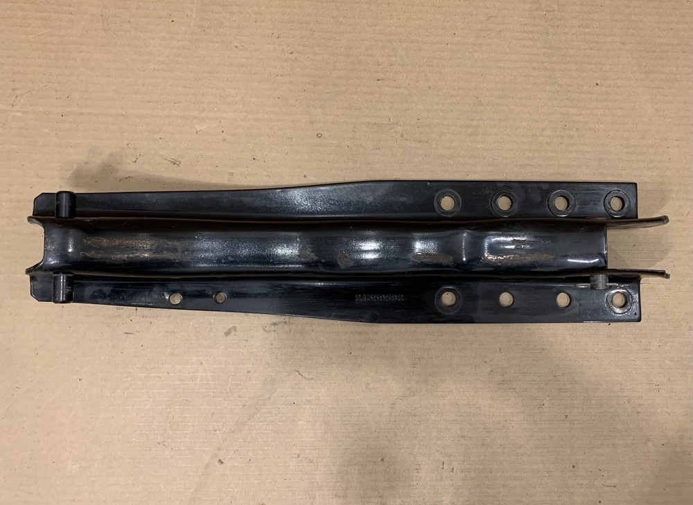 Muffler Mounting Bracket VOLVO 21359582,