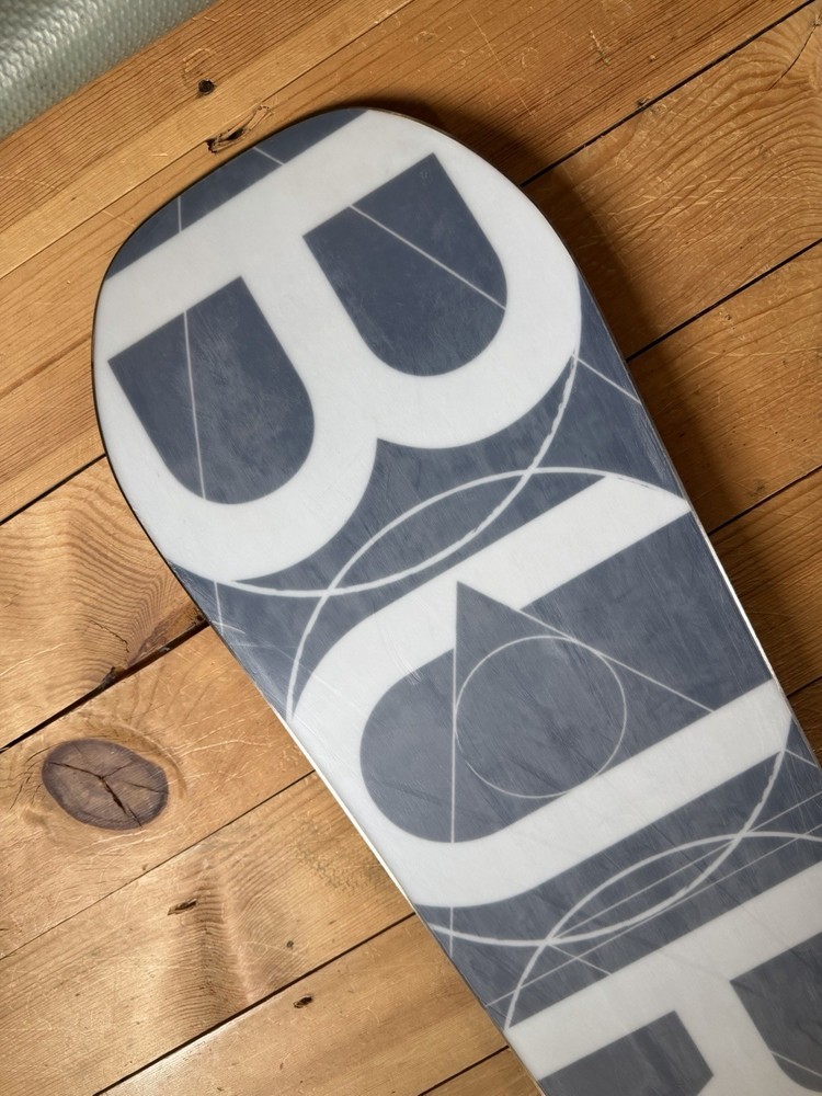 Burton Custom Flying V Snowboard Size 162cm, Used.