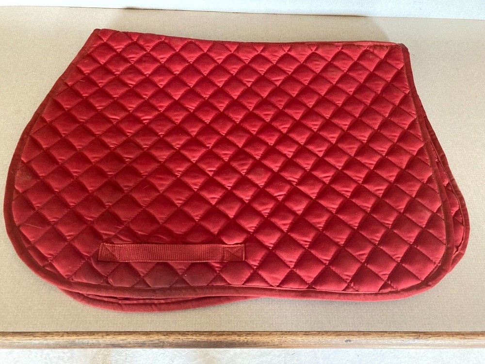 red close contact saddle pad