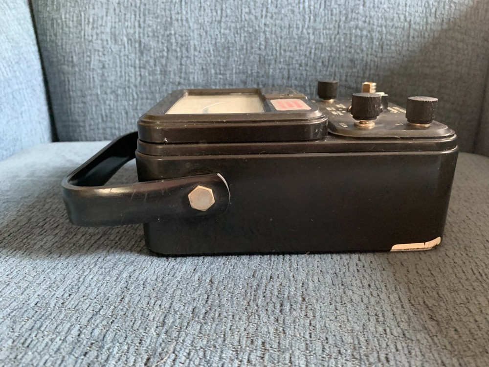 SIMPSON 880 AC/DC VOLTMETER 0-200 VOLTS