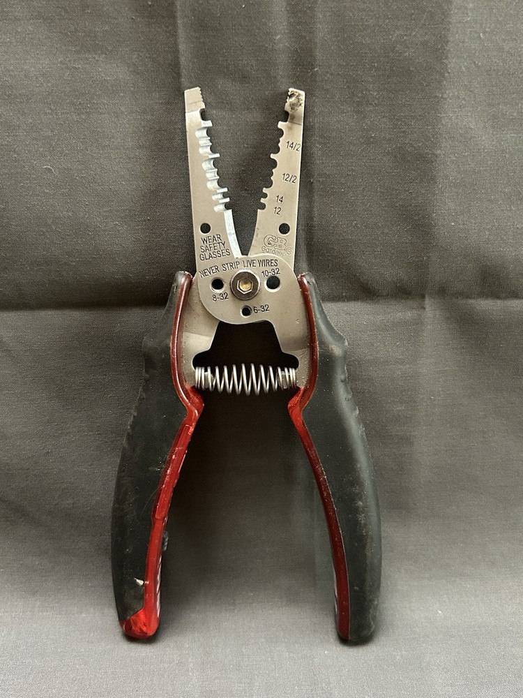 Gardner Bender GST-224 Voltage Sensor & Wire Stripper