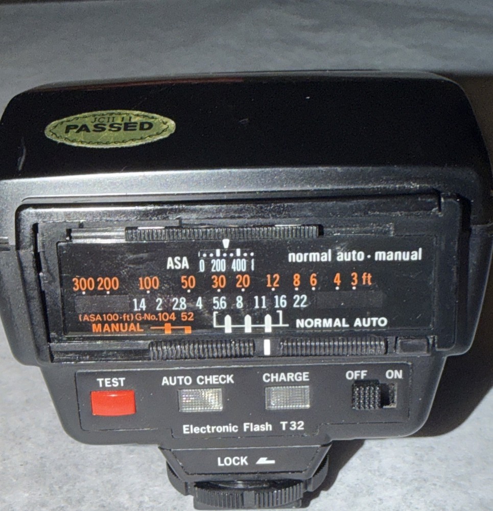 Olympus Electronic Flash T32 Tested Working New Batteries
