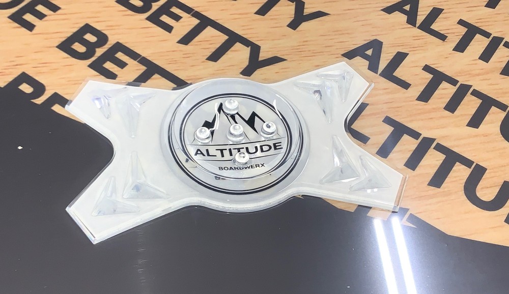 ALTITUDE BOARDWERX "X-SHAPED" SNOWBOARD STOMP PAD (CLEAR) *INCLUDES FREE STICKER