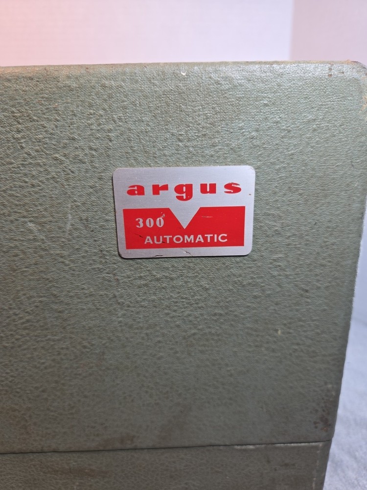 Vintage Argus 300 Automatic Slide Projector With Case Untested