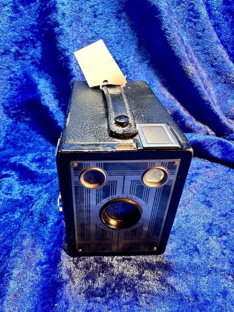 Vintage Camera Brownie Junior Six-20 Untested