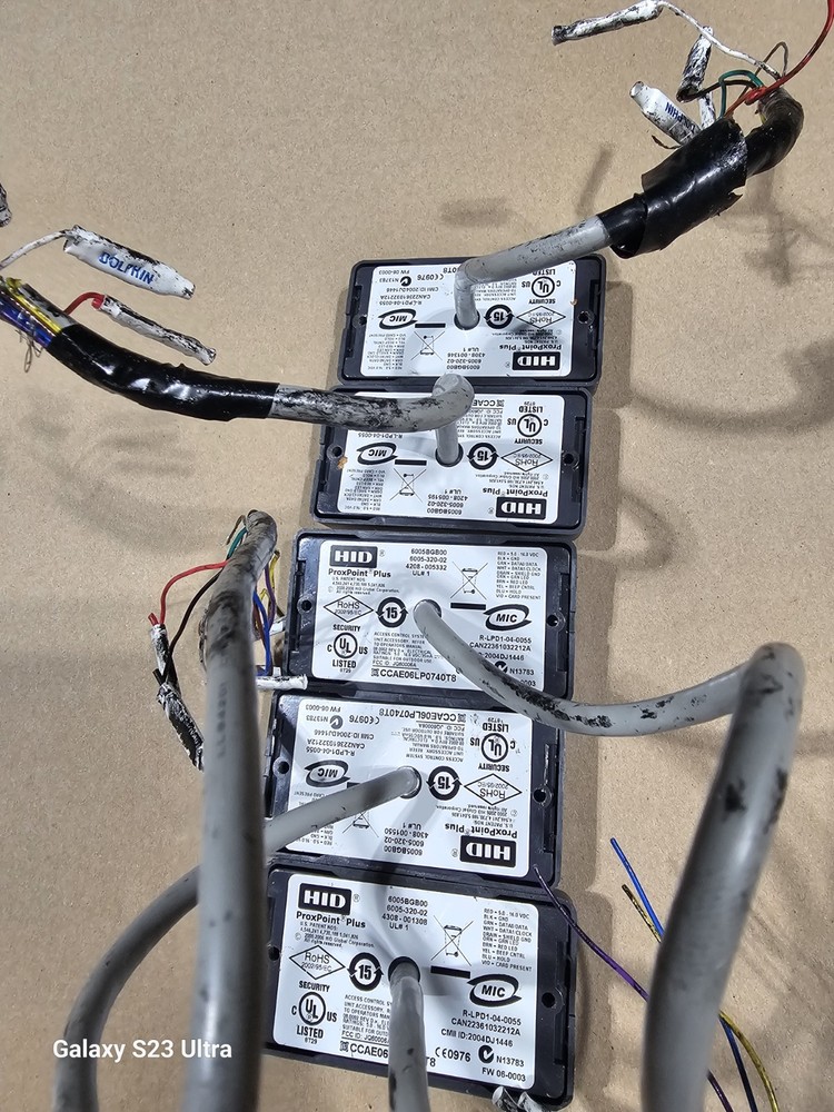 Hid proxpoint plus.Lot of 4 readers