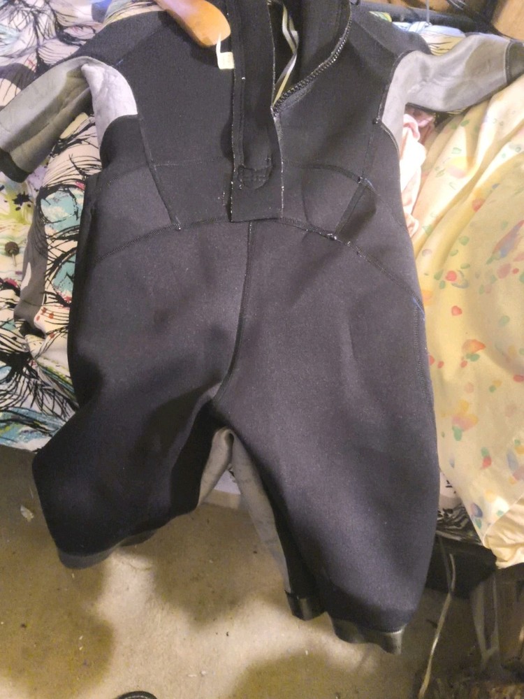 Wet Suit Shorty Junior Size 14