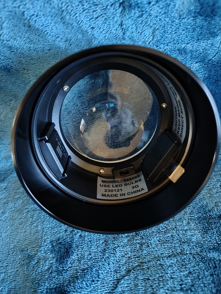 Dome Magnifier with Light, Retractable/Adjustable Zoom Lens & Case